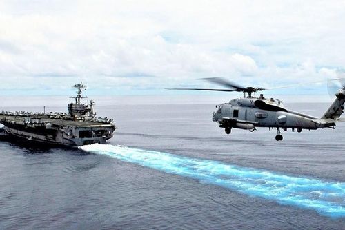 Mỹ chuyển giao các máy bay trực thăng đa chức năng MH-60R đầu tiên cho Hải quân Ấn Độ