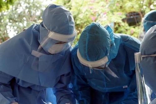 Covid-19: Campuchia tặng trang thiết bị y tế và tiền mặt giúp Việt Nam chống dịch