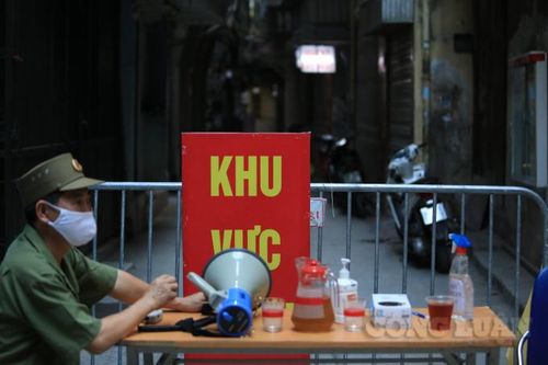 Hà Nội: Phát hiện một F1 thành F0, quận Đống Đa lập chốt cách ly