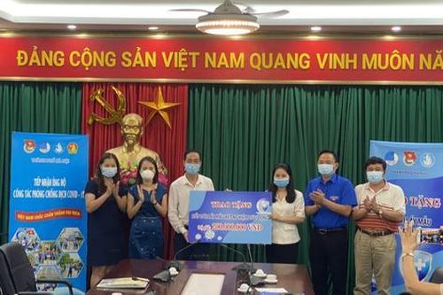 Thành đoàn Hà Nội tiếp nhận bốt lấy mẫu xét nghiệm lưu động hỗ trợ phòng, chống COVID-19
