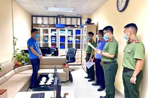 Tạm giữ hình sự cán bộ, nhân viên Ban Quản lý kinh tế cửa khẩu Đồng Đăng