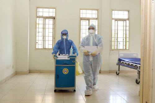 TP.HCM 'căng mình' chống dịch: Cuộc đua mang tên điều trị COVID-19