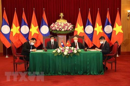 Quan hệ đoàn kết đặc biệt, hợp tác toàn diện Lào-Việt ngày càng gắn bó