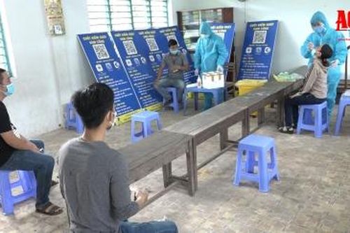 Xét nghiệm sàng lọc virus SARS-CoV-2 trong cộng đồng đối với nhóm đối tượng, địa điểm có nguy cơ cao ở TP. Long Xuyên