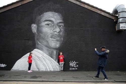 Marcus Rashford - người hùng xứ sở sương mù ra sách, làm từ thiện