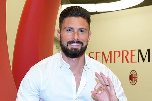 Giroud rạng ngời ở Milan