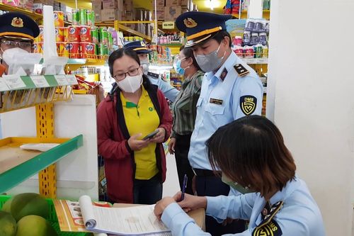 Lập biên bản một cửa hàng Bách Hóa Xanh ở Sóc Trăng