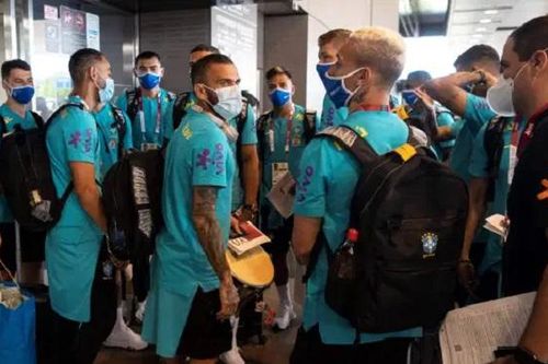 Dani Alves vác trống Timba đến dự Olympic Tokyo