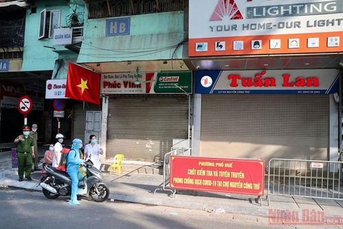 Hà Nội ghi nhận 18 trường hợp dương tính với SARS-CoV-2