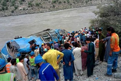 Công ty Trung Quốc ngừng thi công đập, sa thải công nhân Pakistan sau một vụ nổ xe bus