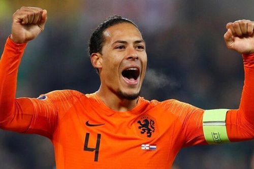 Van Dijk và đồng đội phản đối Van Gaal dẫn dắt tuyển Hà Lan