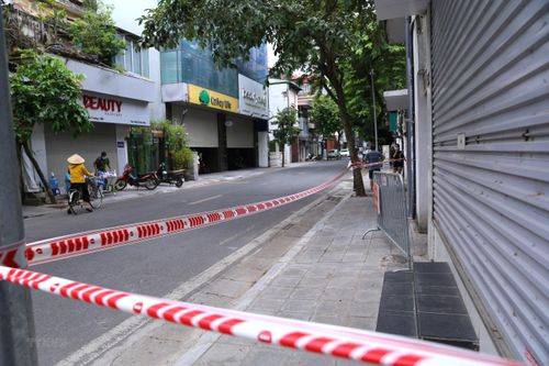 Hà Nội phong tỏa các khu vực liên quan bệnh nhân COVID-19 mới