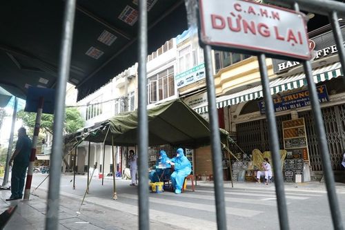 Hà Nội dừng tất cả các dịch vụ không thiết yếu từ 0 giờ ngày 19/7