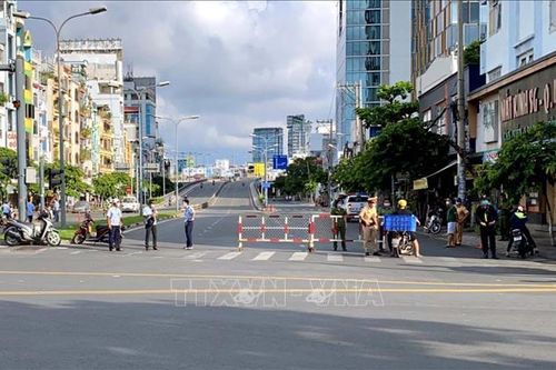 Vận chuyển nhanh đối với người từ khu vực áp dụng Chỉ thị 16 và hàng hóa khó bảo quản