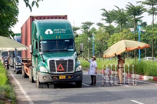 Thông thương hàng hóa để 'cứu' doanh nghiệp khi dịch kéo dài