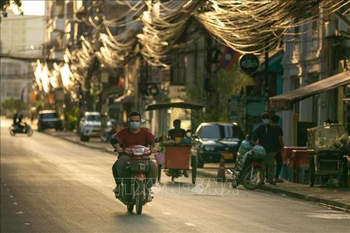 Lào kêu gọi công dân từ Thái Lan về nước theo đường chính ngạch
