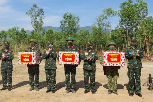 Tiếp tục xây dựng khu vực phòng thủ thành phố vững chắc trong tình hình mới