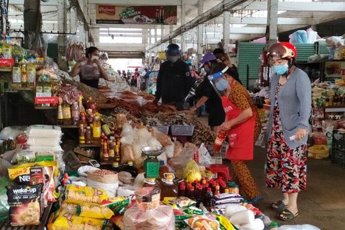 Đức Trọng: Chợ Liên Nghĩa hoạt động bình thường, hàng hóa bình ổn