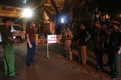 Phong tỏa 6 hộ dân liên quan đến ca nhiễm Covid-19 tại phường Phúc Diễn