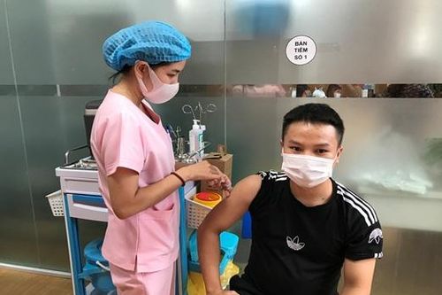 300 liều vắc xin COVID-19 ưu tiên cho đoàn hỗ trợ chống dịch