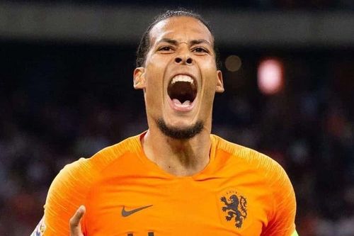 Van Dijk đáp trả tin đồn tạo phản