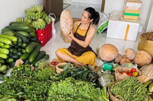 Cả xóm ở TP.HCM quen nhau nhờ san sẻ đồ ăn trong dịch
