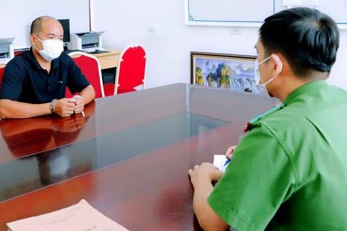 Tài xế say xỉn đánh cán bộ chốt kiểm soát dịch Covid-19