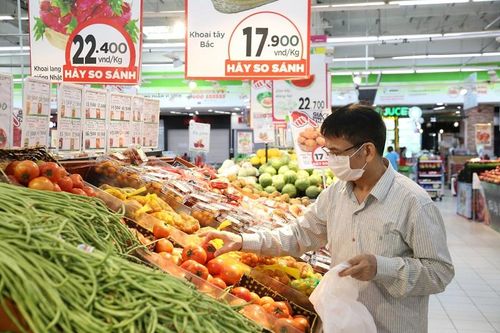 Hà Nội: Các siêu thị đầy ắp hàng hóa phục vụ người dân
