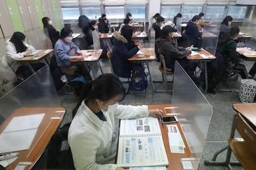 Hàn Quốc lên kế hoạch giãn cách học sinh