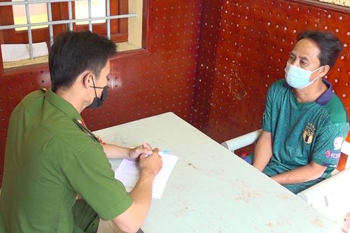 Bất chấp dịch bệnh, một chủ quán cà phê vẫn chứa gái mại dâm