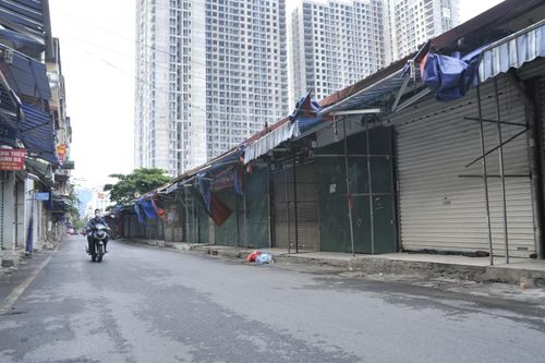 Cảnh 'vườn không nhà trống' ở khu chợ sinh viên nổi tiếng nhất Thủ đô