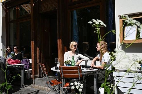 'Bóng ma' Delta che khuất triển vọng phục hồi kinh tế châu Âu