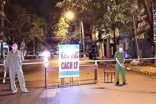 Covid-19: Gia đình 5 người ở Đắk Lắk dương tính với SARS CoV-2; Hà Nội đảm bảo cung ứng đủ hàng hóa
