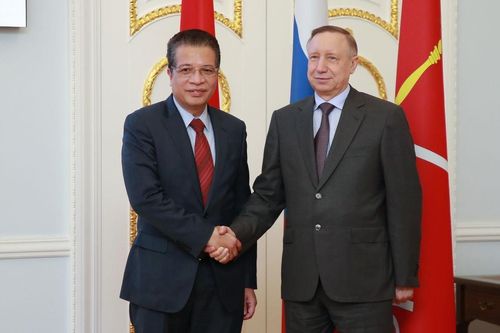 Đại sứ Đặng Minh Khôi thăm làm việc tại St. Petersburg