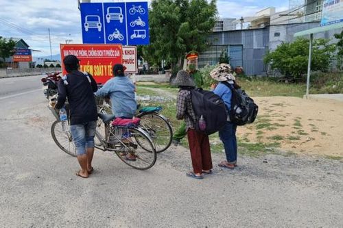 Lao đao vì Covid-19, 4 mẹ con đạp xe từ Đồng Nai về quê ở Nghệ An