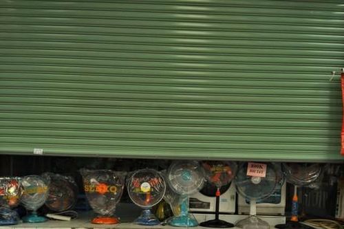 Hàng quán '7 kín, 3 hở' độc lạ ở TPHCM