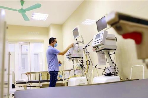 Chuyên gia y tế: Người dân tự mua máy thở, tích trữ oxy là lãng phí và tiềm ẩn nguy cơ cháy nổ