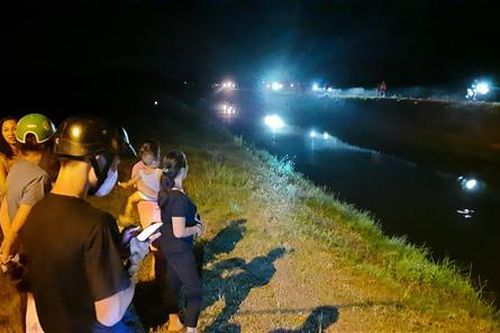 Phát hiện thi thể người chị gái trong vụ 2 chị em đuối nước trên kênh Nam Thạch Hãn