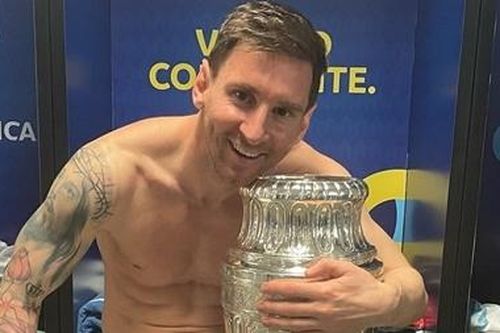 Messi vượt qua kỉ lục của Ronaldo trên Instagram