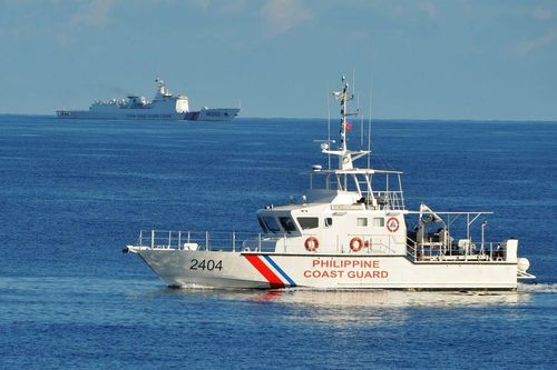 Philippines 'xua' tàu Trung Quốc ở Biển Đông