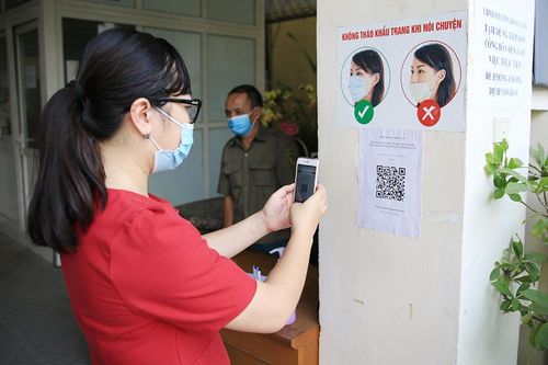 Người dân Thủ đô vững tâm trong ngày đầu thực hiện Công điện số 15/CĐ-CTUBND