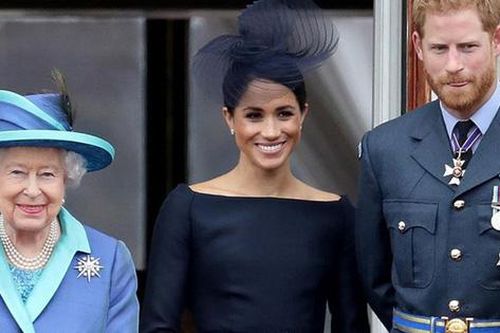 Vợ chồng Meghan Markle - Hoàng tử Harry tiếp tục ra điều kiện với Nữ hoàng Anh và đây là phản ứng của bà