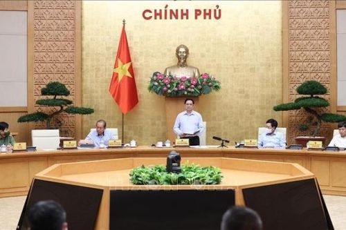Thủ tướng: Thực hiện nghiêm Chỉ thị 16 và có thể ở mức cao hơn, xử lý nghiêm vi phạm