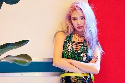 Sau một năm làm mưa làm gió cùng 'Dessert', Hyoyeon sẽ trở lại bằng một bản tình ca?