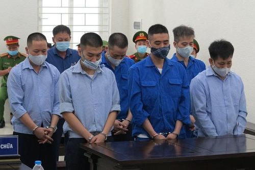 Nhóm cựu Thanh tra giao thông 'bảo kê' xe ô tô lĩnh án tù