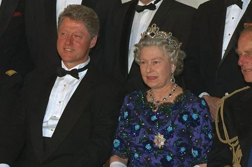 Tiết lộ mới: Tổng thống Mỹ Bill Clinton từng 'từ chối khéo' uống trà cùng Nữ hoàng Anh