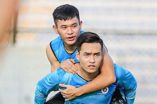 CLB Hà Nội lại cho cầu thủ xả trại