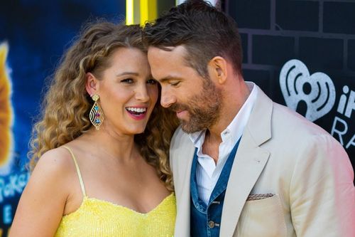 Ryan Reynolds và Blake Lively mua nhà sau một tuần hẹn hò