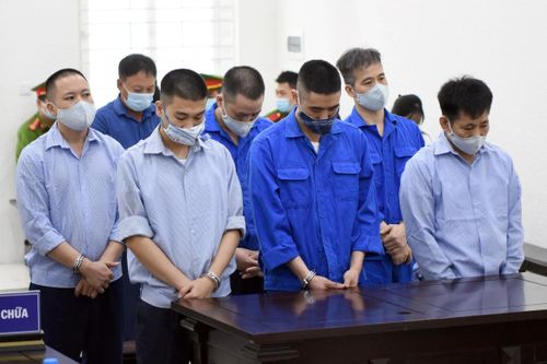 Phạt tù nhóm thanh tra giao thông nhận hối lộ