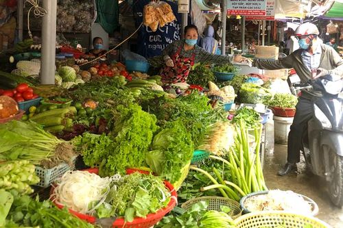 Hà Nội: Rau xanh tại chợ truyền thống tăng giá